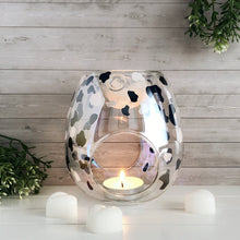 Load image into Gallery viewer, This elegant wax melt burner is the perfect addition to any modern home. Made from glass, each piece is handblown and designed to release fragrance throughout your home at the ideal temperature to produce the optimum scent throw.
