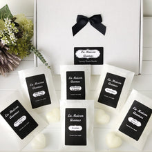 Load image into Gallery viewer, La Maison Aromas&#39; sample boxes are the perfect way to try out new scents and find your favourite fragrances. This sample box consists of 24 wax melt hearts in 6 different scents. Beautifully packaged to make an elegant letterbox gift.
