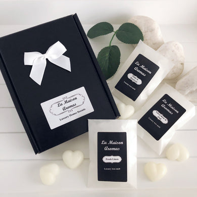 Our sample boxes are the perfect way to try out new scents and find your favourite fragrances. This sample box consists of 12 wax melt hearts in 3 different fragrances, beautifully packaged to make an elegant letterbox gift. 