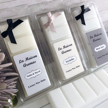 Load image into Gallery viewer, Made with love, our cruelty-free, vegan wax is hand-poured to create smooth and creamy melts that are both highly scented and long-lasting.  Our five-piece snap bars are available in our full range of fragrances, packaged in recycled materials and dressed with a mini bow. 
