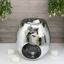 Load image into Gallery viewer, This elegant wax melt burner is the perfect addition to any modern home. Made from glass, each piece is handblown and designed to release fragrance throughout your home at the ideal temperature to produce the optimum scent throw.
