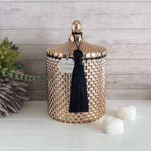 Load image into Gallery viewer, This raindrop patterned wax melt vessel with classic french-top lid adds a touch of elegance to any room. The french chic lid helps to seal in scent and improve wax shelf life, which makes them ideal for holding your wax melts alongside your wax melt burner.
