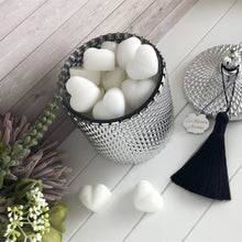 Load image into Gallery viewer, This raindrop patterned wax melt vessel with classic french-top lid adds a touch of elegance to any room. The french chic lid helps to seal in scent and improve wax shelf life, which makes them ideal for holding your wax melts alongside your wax melt burner.
